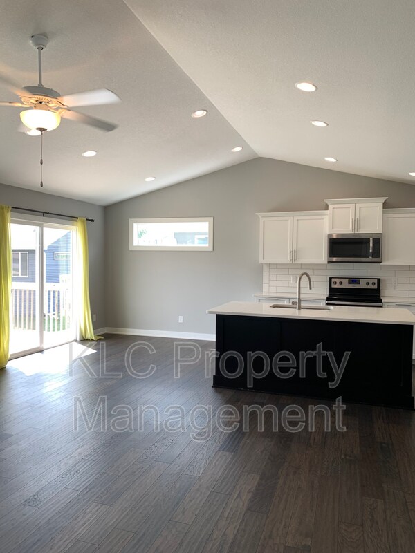 Foto del edificio - 1615 Bennetts Way NW