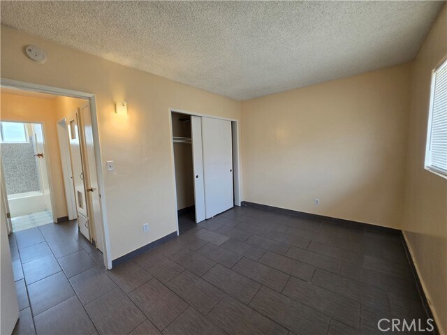 Foto del edificio - 834 S Greenwood Ave