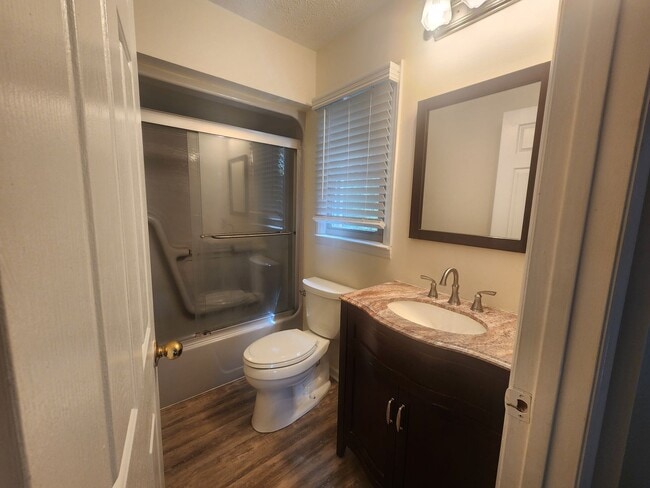 Foto del edificio - Electric Included! 2 Bed 1.5 Bath Condo!