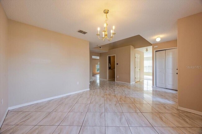 Foto del edificio - 163 Jocelyn Dr