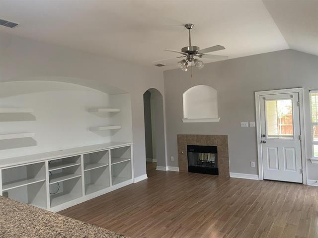 Building Photo - 2021 Fairmount Park Dr