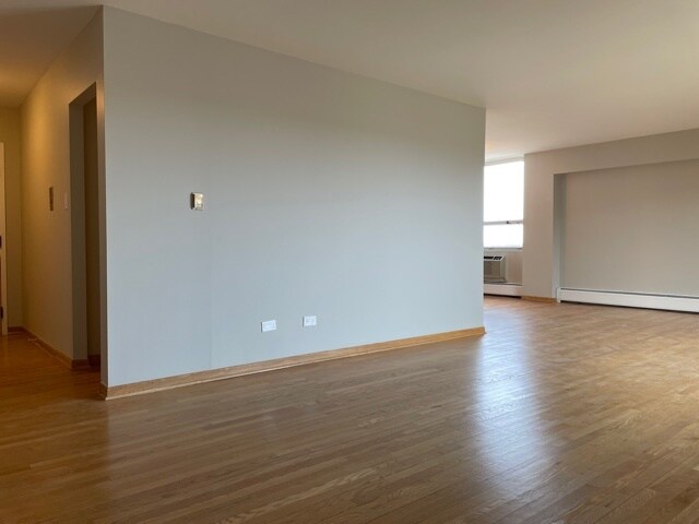 Foto del edificio - 9001 Golf Rd