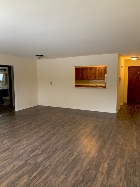 Foto del edificio - 300 S Maple Ave