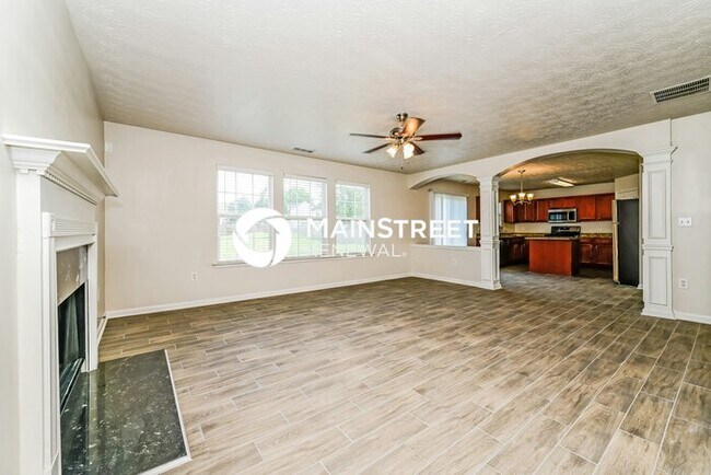 Foto del edificio - 4 Bedroom Pet-Friendly Home in Ellenwood, GA with Main Street Renewal