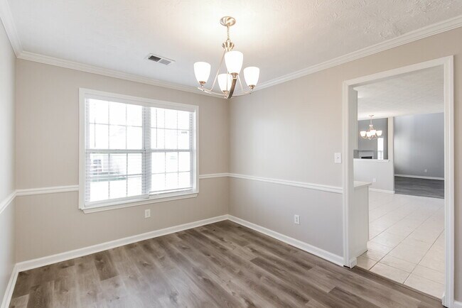 Foto del edificio - 2599 Field Spring Dr