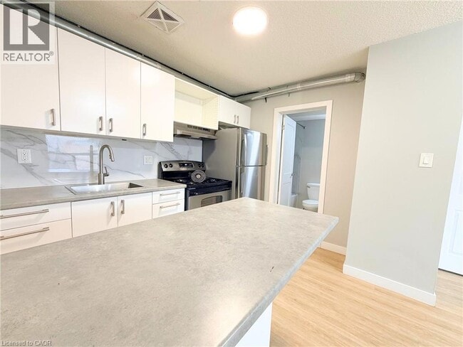 Photo du bâtiment - 120 Charles St