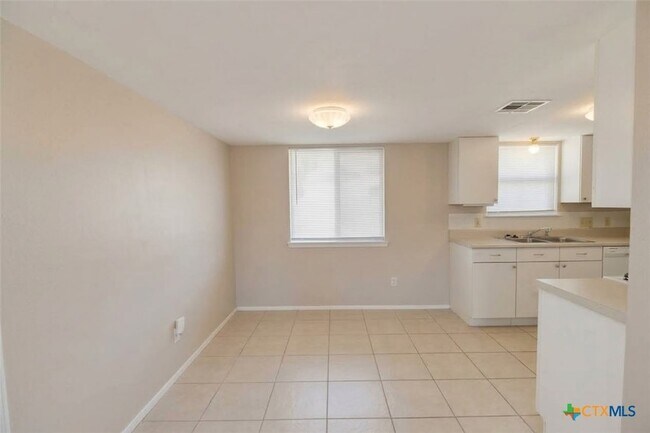 Foto del edificio - 1225 Westway Cir