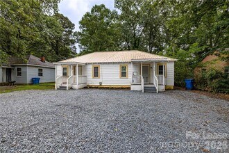Building Photo - 629 Colston St