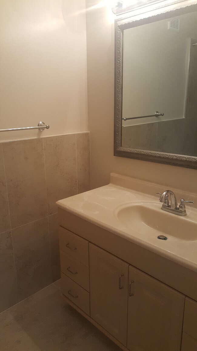 Foto del edificio - 9825 NW 56th Pl