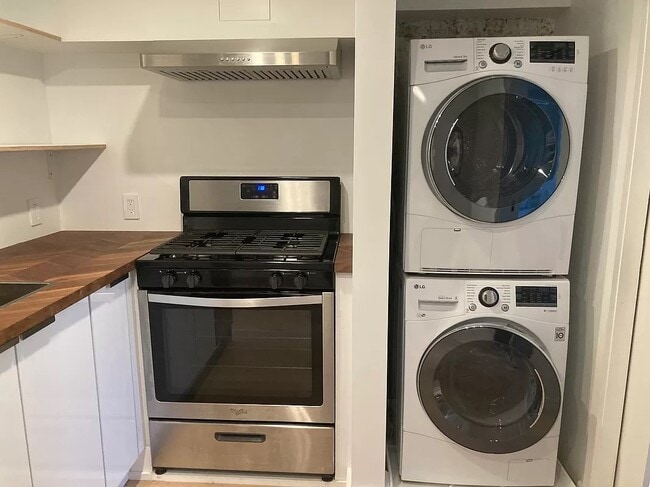 Building Photo - 57 Devoe St