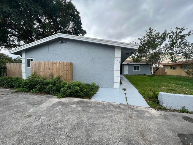 Foto del edificio - 1109 NW 6th Ave