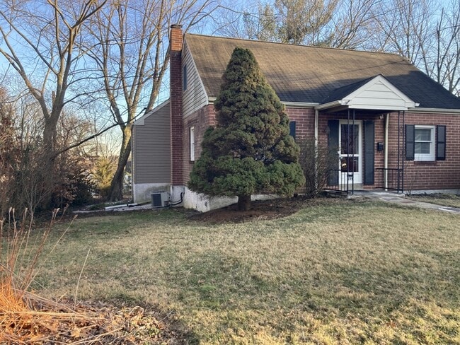 Building Photo - 1210 Rosedale Ave