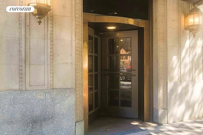 Foto del edificio - 45 W 81st St