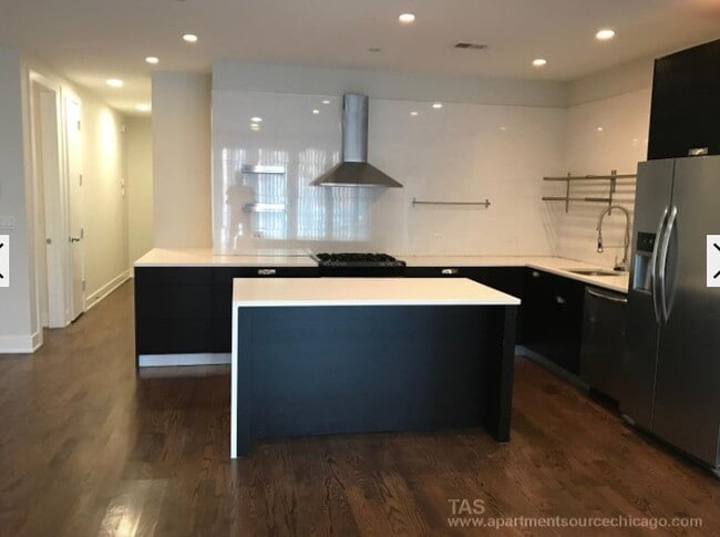 Photo - 2127 W Division St Apartment