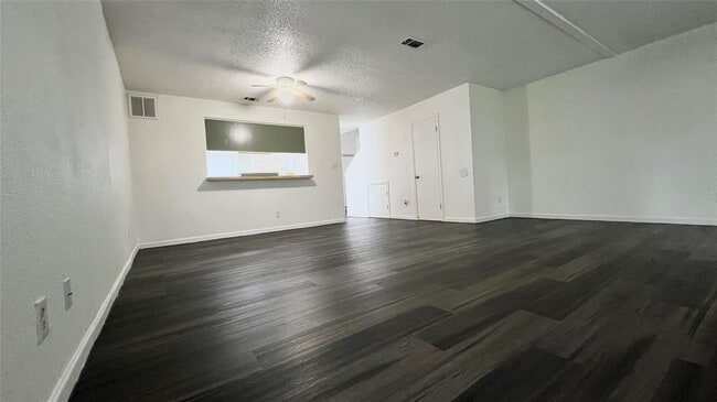 Foto del edificio - 3601 N Hills Dr