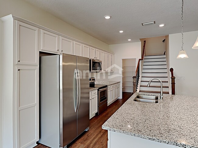 Building Photo - 505 Pine Terrace Dr