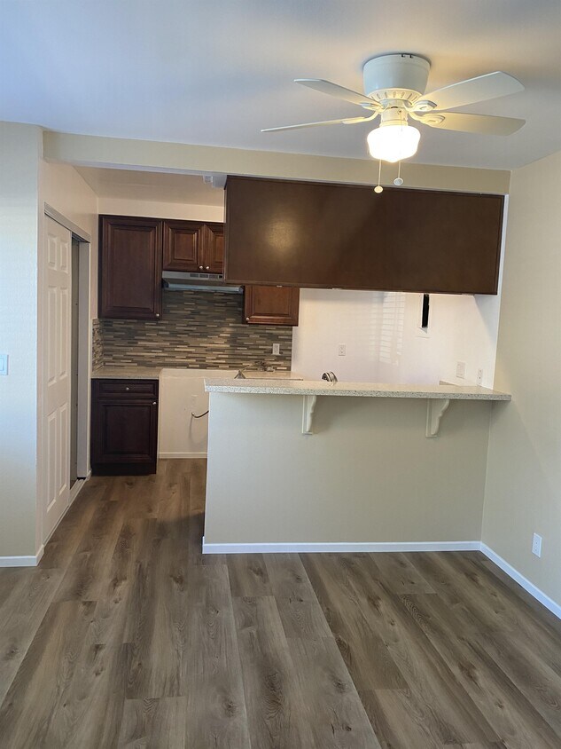 Foto principal - 2644 Yardarm Ave