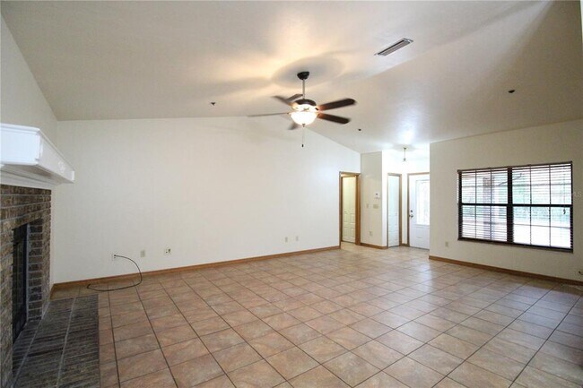 Foto del edificio - 4035 NW 37th Dr