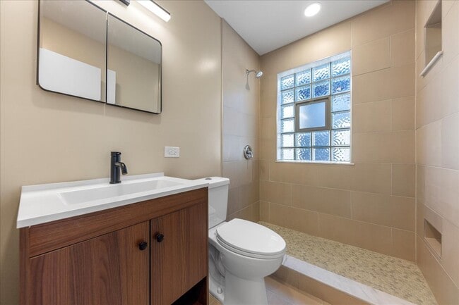 Foto del edificio - 2131 W 53rd Pl