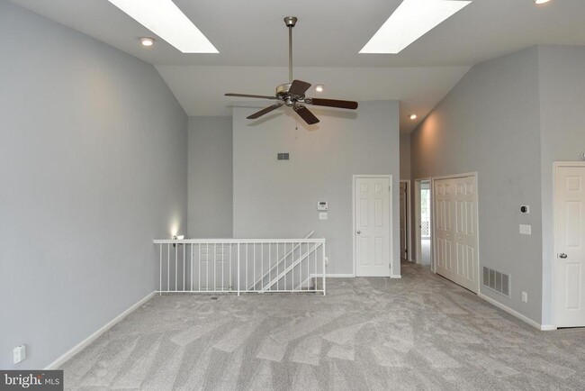 Building Photo - 4056 Grays Pointe Ct