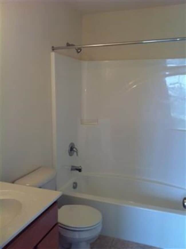Building Photo - 1241 Ledge Dr
