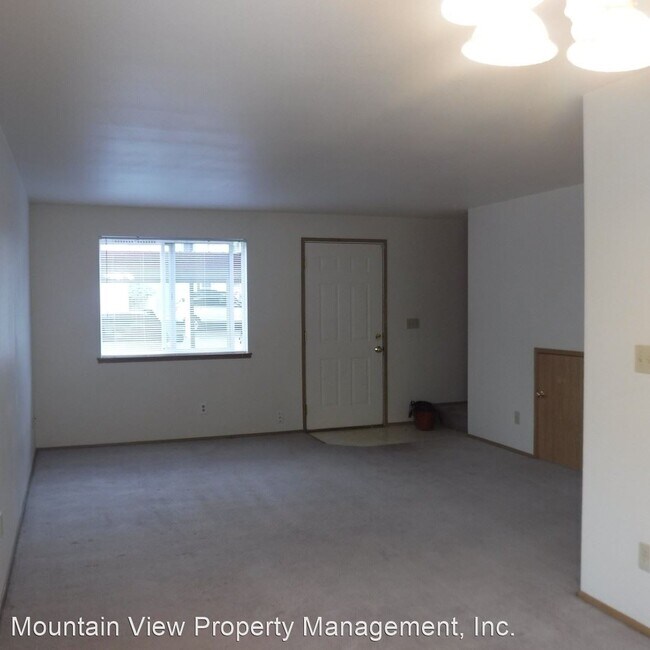 Building Photo - 1265 NE Purcell Blvd