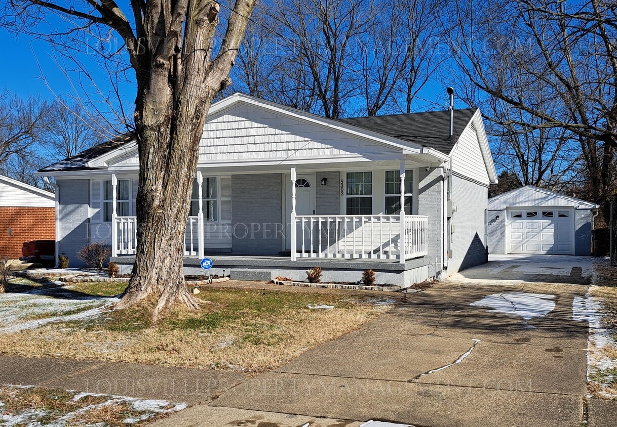 9303 Cinderella Ln, Louisville, KY 40229 House Rental in Louisville