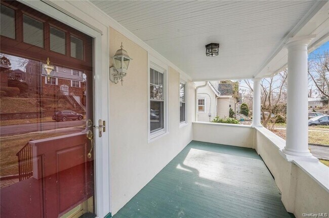 Building Photo - 348 Marbledale Rd