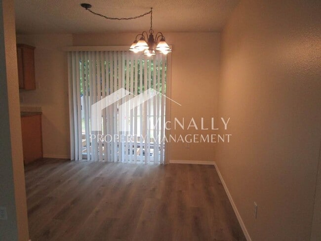 Foto del edificio - Melton: 6606