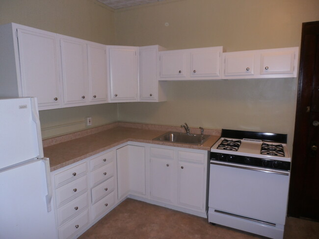 Building Photo - 1635 Sherburne Ave