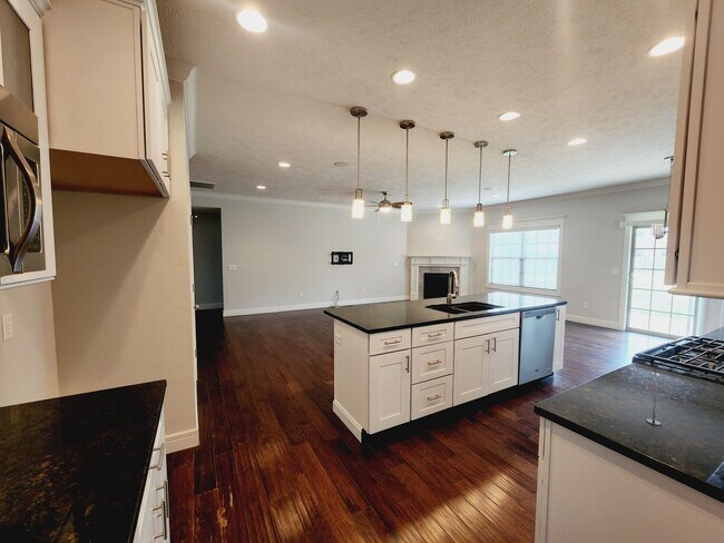 Foto del edificio - 5040 E Hedgerow Dr