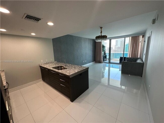 Building Photo - 200 Biscayne Blvd Way