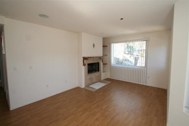 Building Photo - 38520 N Shore Dr