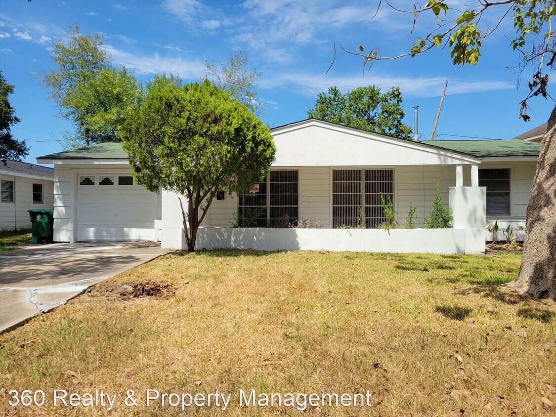 Primary Photo - 4 br, 1 bath House - 5711 RIDGEWAY DRIVE