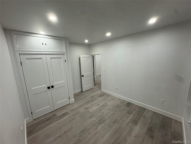 Foto del edificio - 18 Bay 22nd St