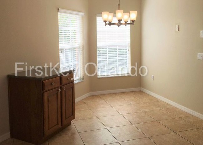 Foto del edificio - 6998 Lake Eaglebrooke Dr