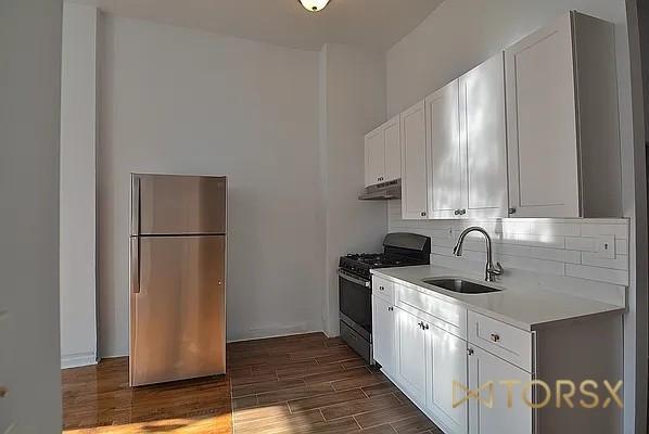 Foto del edificio - 3 bedroom in BROOKLYN NY 11206