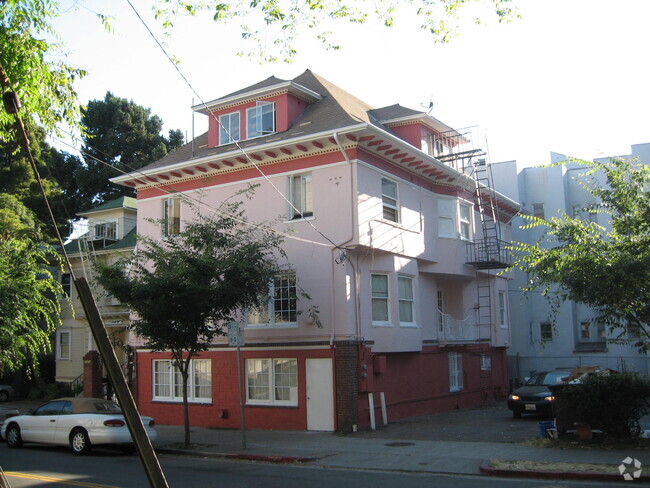 Building Photo - 2504 College Ave