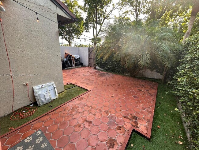 Building Photo - 13301 SW 88th Ter