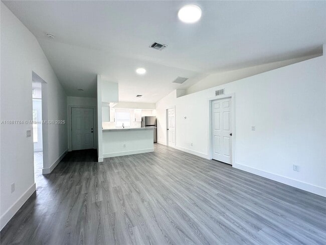 Foto del edificio - 6018 Lacota Ave