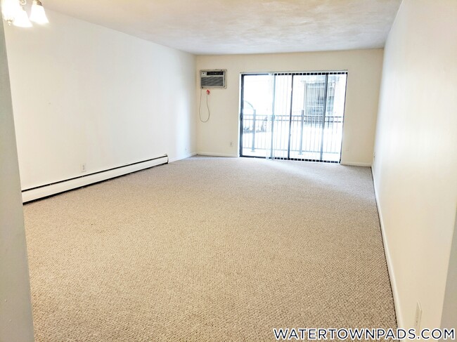 Foto del edificio - 16 Whites Ave