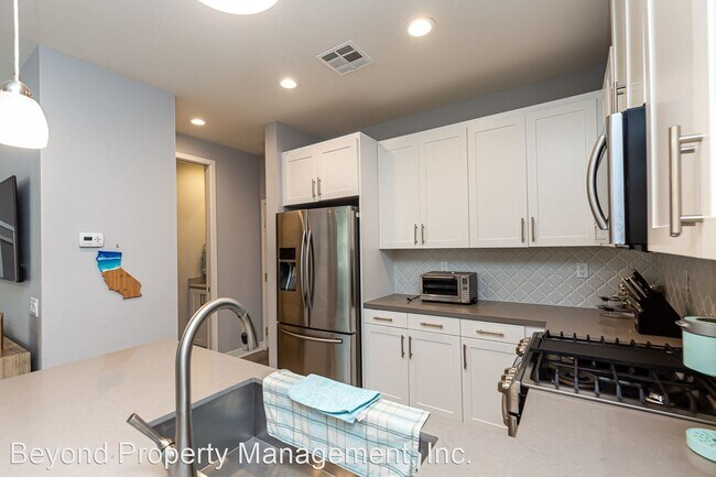 Building Photo - 3 br, 2.5 bath House - 3395 Cordillera Court