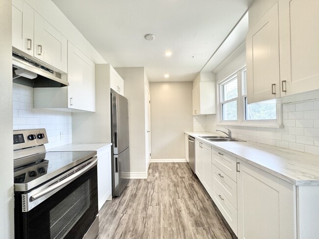 Building Photo - 115 Marigold St