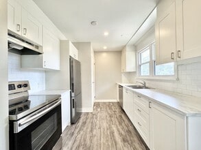 Building Photo - 115 Marigold St