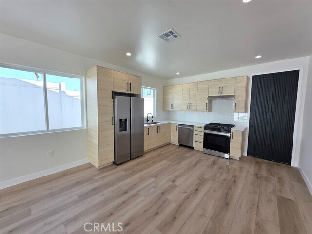 Foto del edificio - 17101 Kingsbury St