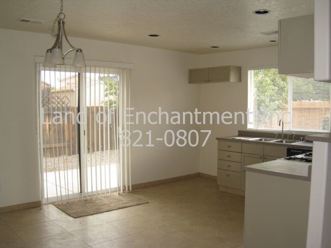 Foto del edificio - 7127 Aqua Marine Rd NE