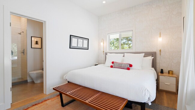 Foto del edificio - 2234 Lytton Springs Rd