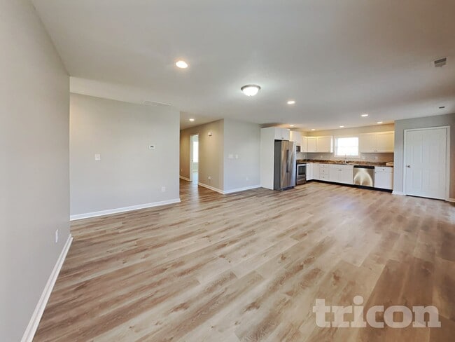 Building Photo - 4083 Magnolia Dr