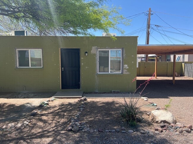 Building Photo - Fontana Apartments East