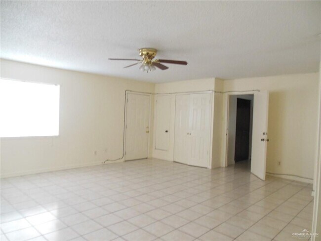 Building Photo - 16 Mynah Ave